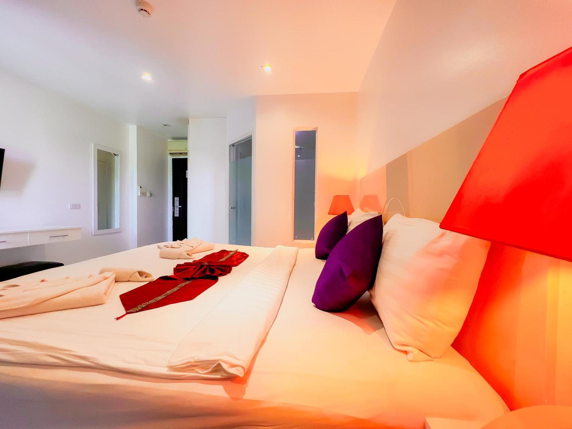 Grand Sunset Hotel Phuket Karon Extérieur photo