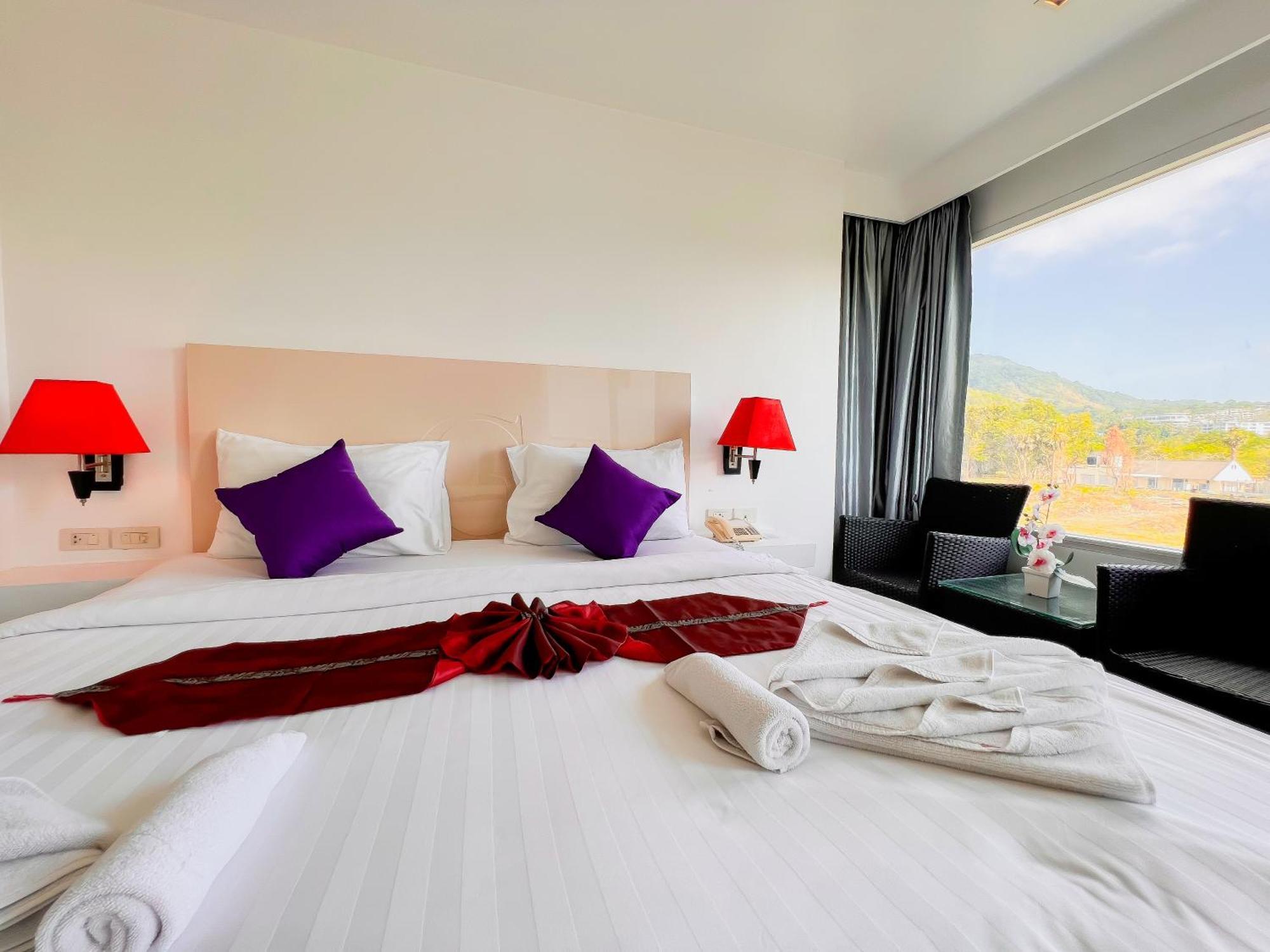 Grand Sunset Hotel Phuket Karon Extérieur photo