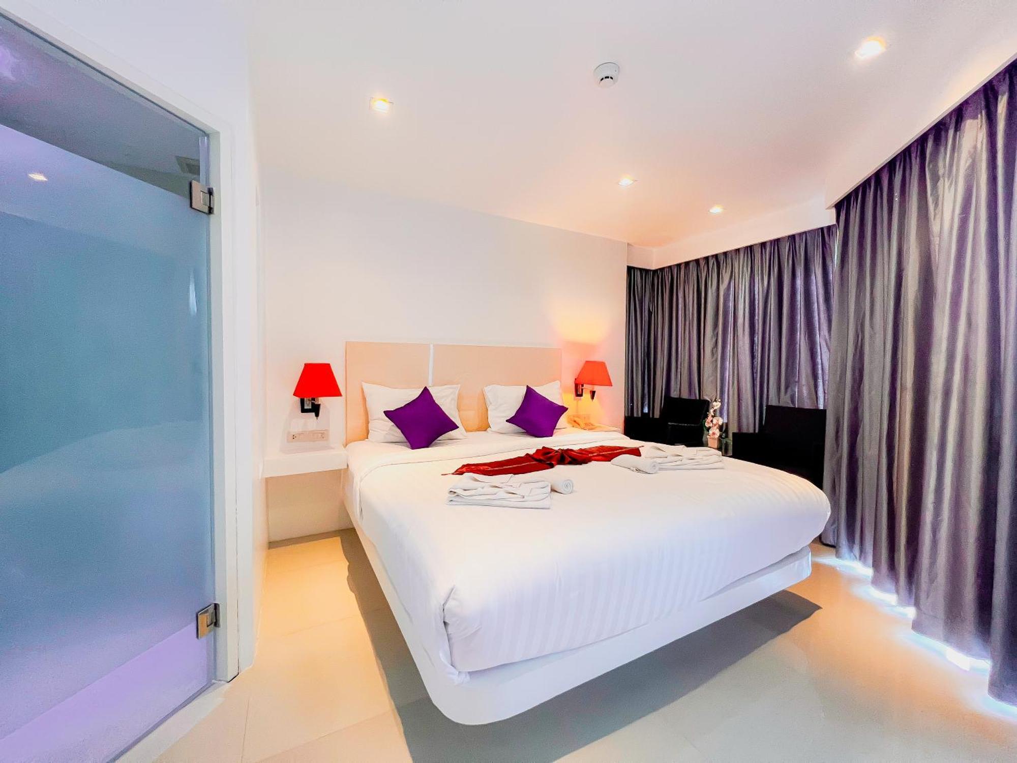 Grand Sunset Hotel Phuket Karon Extérieur photo
